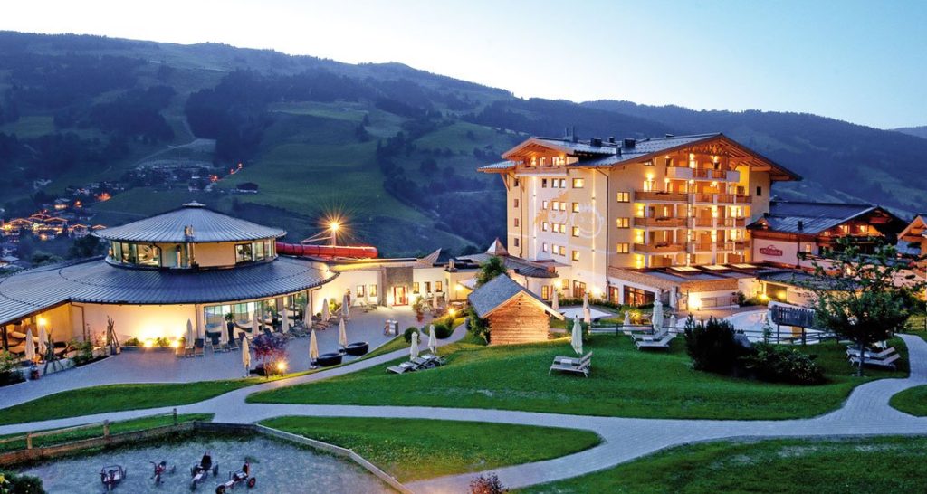 Familienhotel Ellmauhof – Das Feriengut: Ein ideales Urlaubsziel für Familien in Saalbach-Hinterglemm, Salzburg